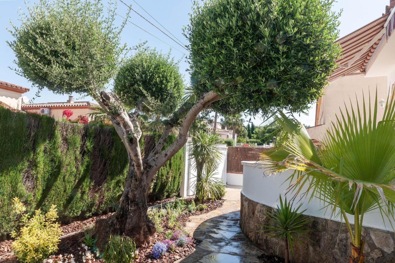 Laia Villa L'Escala Exterior photo