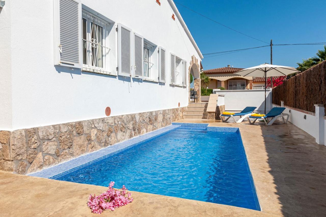 Laia Villa L'Escala Exterior photo